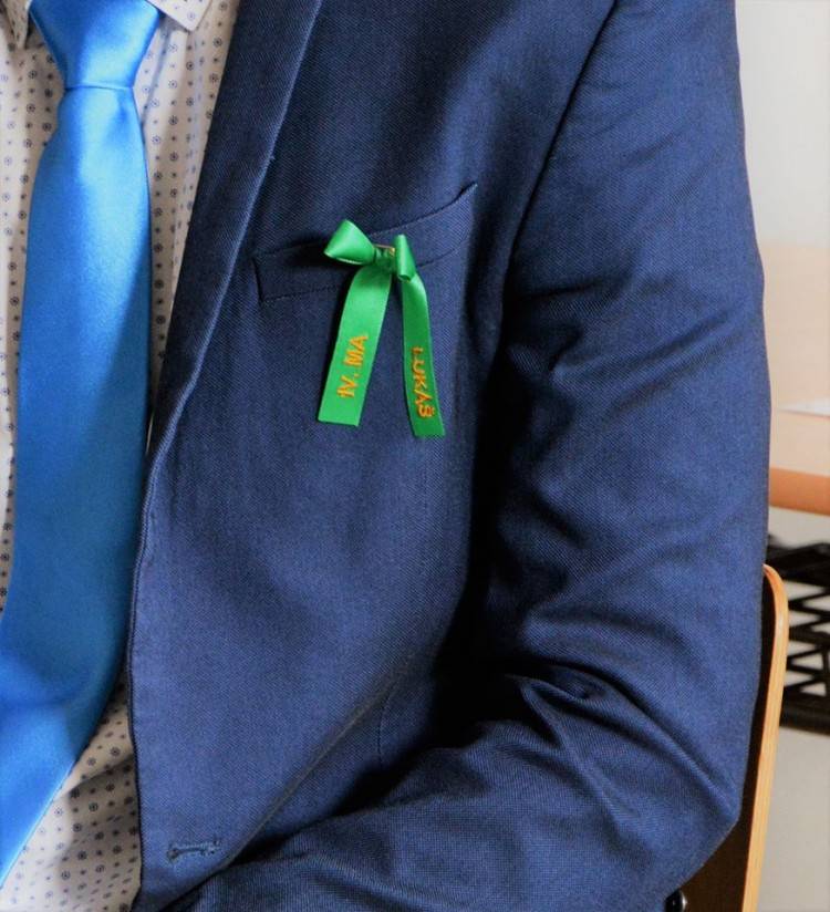Vytváranie účesu v priamom prenose. Aj tak vyzerali tohtoročné maturity
