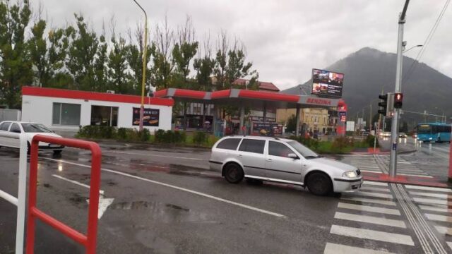 Kauza benzínka uzatvorená. Rozhodol jediný hlas