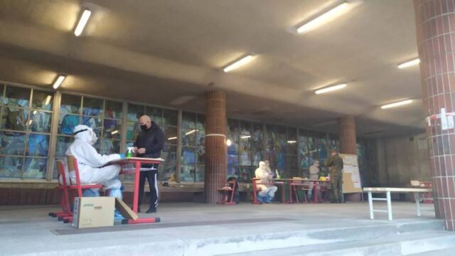 Buchty a koláče pre testovacie tímy – aj tak vyzeralo testovanie v našom okrese