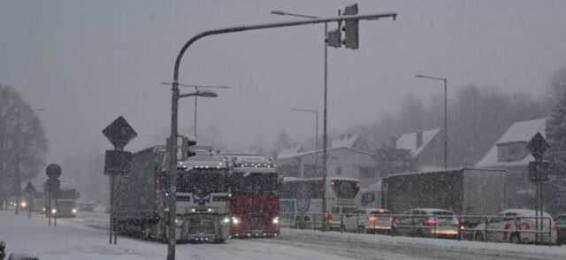 Sneženie zapríčinilo mimoriadnu situáciu v Ružomberku