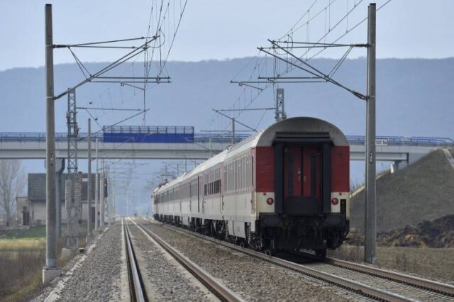 Rýchlejší IC vlak nebude stáť v Ružomberku ani v Mikuláši
