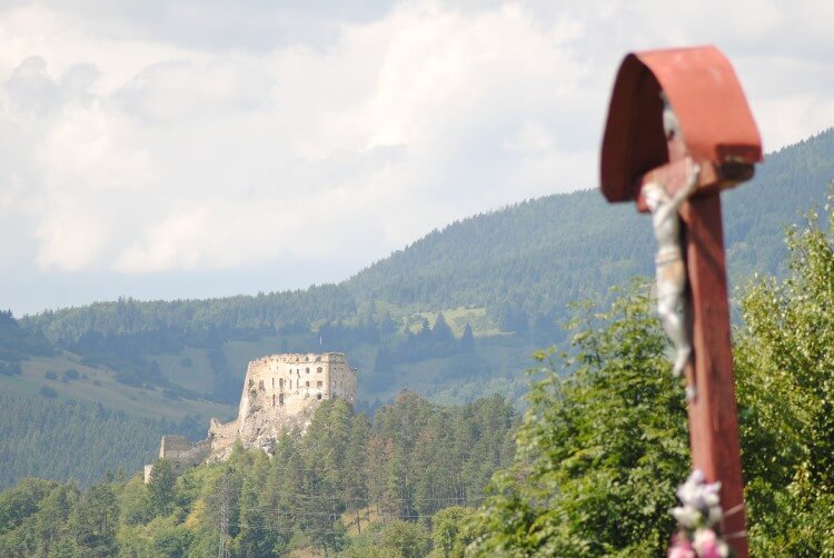 Likavský hrad stráži nielen povesti, ale aj poklad