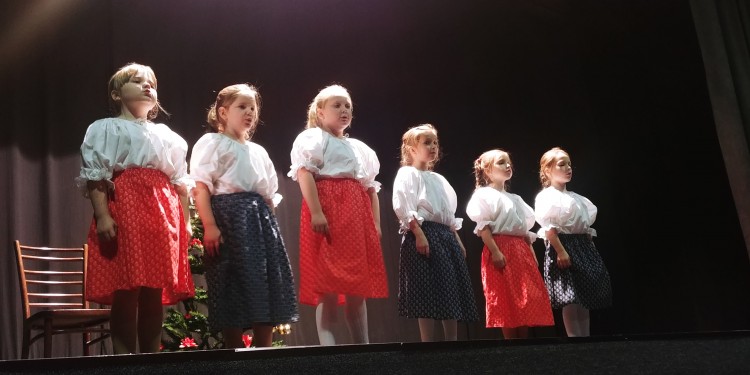 Stretnutím s koledami priniesli náladu Vianoc