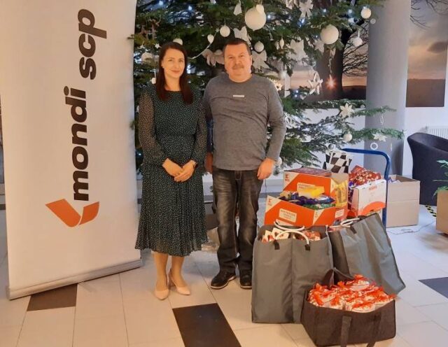 Zamestnanci v Mondi SCP nezabudli na ľudí v núdzi ani tento rok