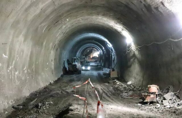 Prerazili druhú rúru tunela Čebrať