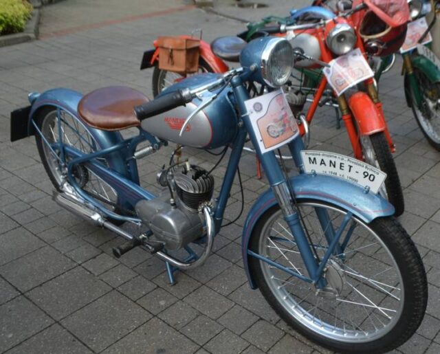 Zraz prvých slovenských motocyklov