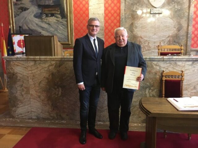 Mesto Ružomberok zapísalo do pamätnej knihy Ivana Nováka