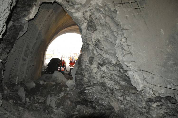 Južná rúra tunela Čebrať je prerazená, diaľnica by mala byť hotová do dvoch rokov