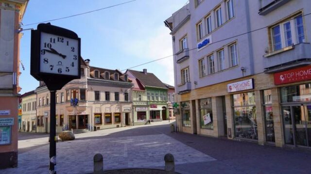Arogantné dievčatá a nedodržanie zákazu voľného pohybu psov