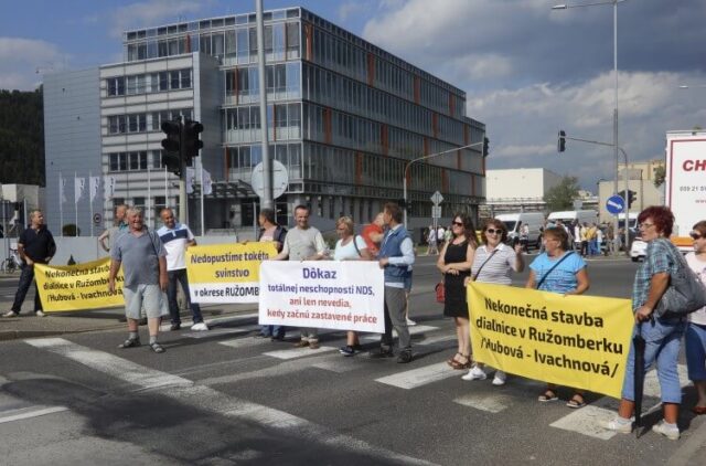 Pálivá otázka dopravy v Ružomberku, ako vidia kandidáti na primátora riešenie?