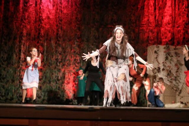 Alkana sa predstavila s muzikálovou rozprávkou Zakliati bratia a Baba Jaga