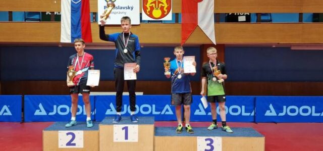 Poltucet republikových medailí pre ŠKST Ružomberok