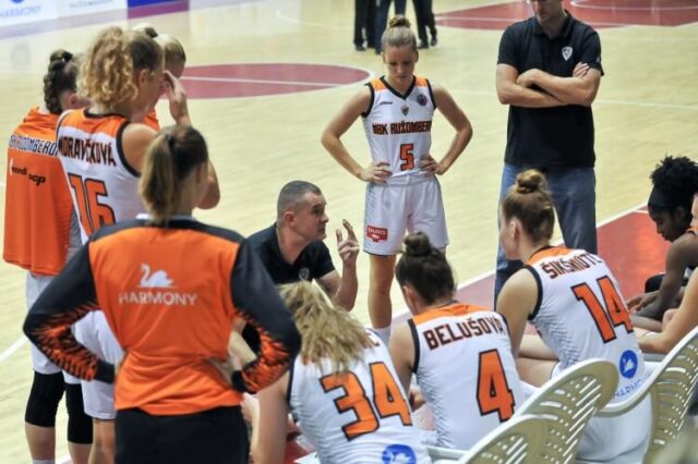 Pod košmi súboj lanských extraligových semifinalistov