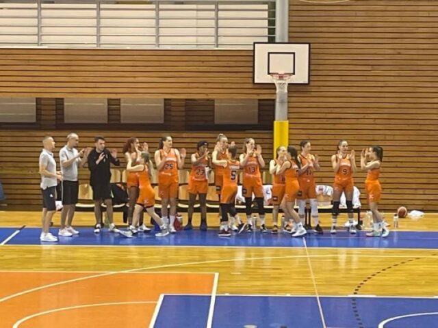 Ruža o dvadsať dva bodov pokorila KP Brno