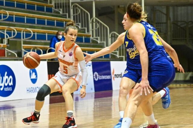 Paráda: Ruža sa z mínus dvanásť bodov, vyšplhala na konečných plus osemnásť