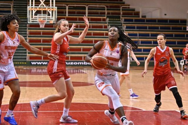 Ružomberské basketbalistky v semifinále zdolali súperky spod Urpína 3:0 na zápasy