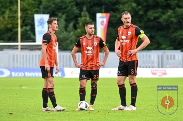 A. Brenkus je po operácii menisku