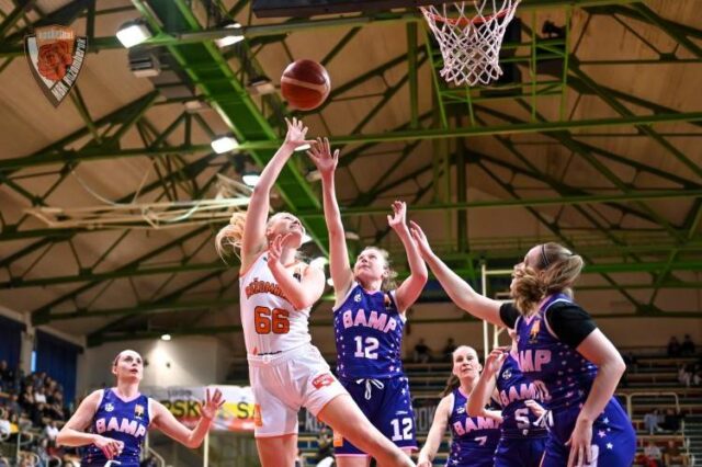 M. Dovčíková na 24 - bodovej kóte