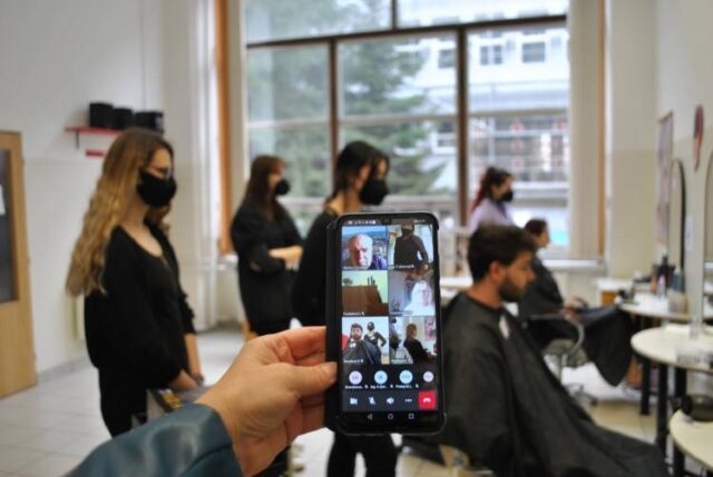 Striebro a bronz pre ružomberské žiačky odboru kaderník