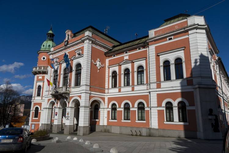 Už sú známe výsledky testovania na radnici