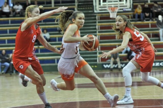 Pod ženskými košmi: Ružomberok - Dubček 91:32