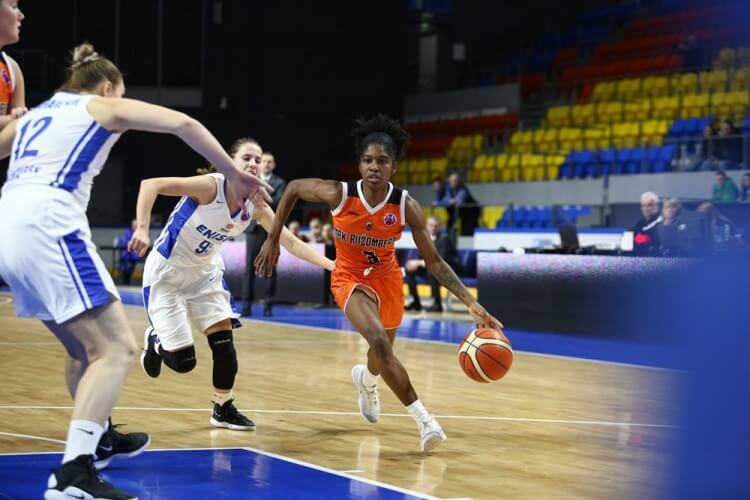 S GB Tarbes o postup medzi osem najlepších tímov