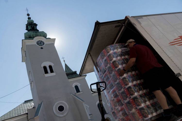 VIDEO: Eco Investment a Harmony pomohli školám