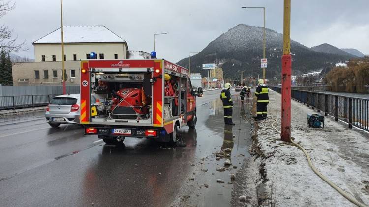 Likavskí hasiči sprejazdnili cestný ťah