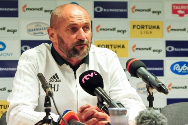 V pohári Ruža proti Malženiciam alebo Senici