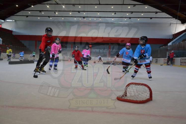 Ružomberskí hokejisti už druhý týždeň korčuľujú
