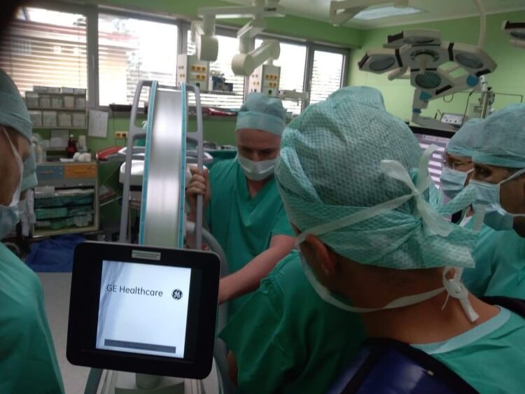 Ústredná vojenská nemocnica zakúpila dva skiaskopické RTG prístroje s C-ramenom
