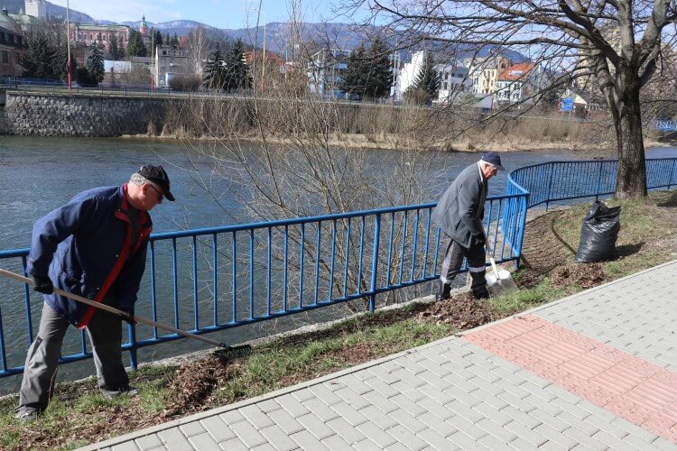 Návštevníkov Ružomberka už víta vyčistená autobusová stanica