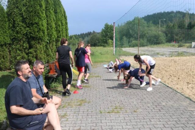 Koniec doby temna v hale na Poľnej