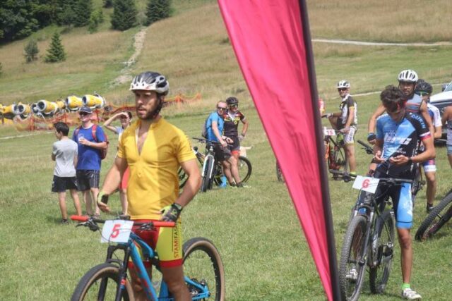 Aj amatérskym bikerom padol program