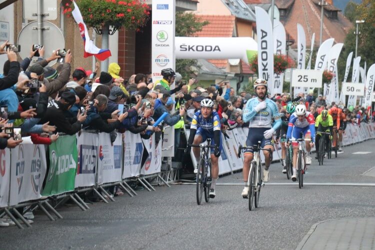 Druhú etapu Okolo Slovenska vyhral rumunský cyklista Eduard Grosu