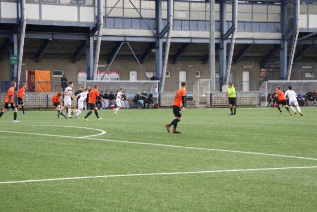 Rozbieha sa aj dorastenecká kožená