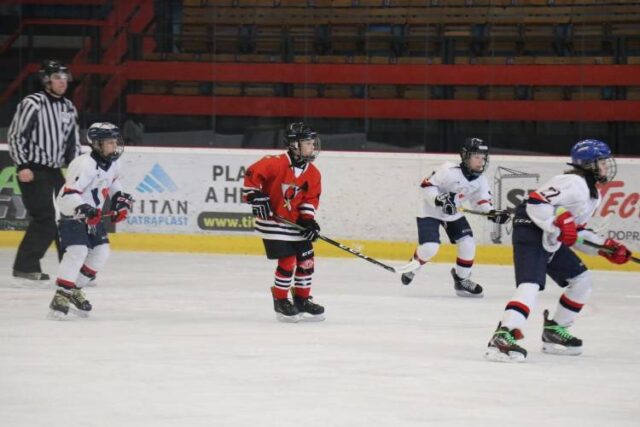 Vianočný turnaj najmladšej hokejovej zmeny