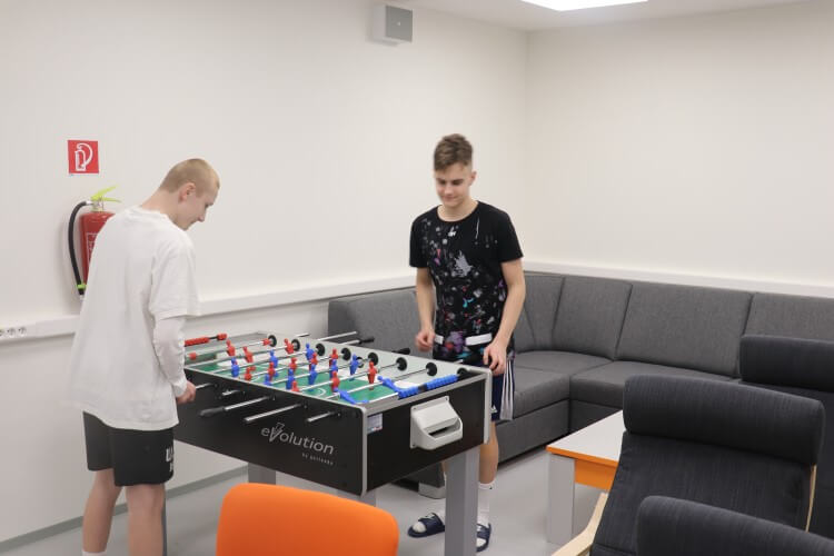 Futbaloví mládežníci už spia ako v hoteli