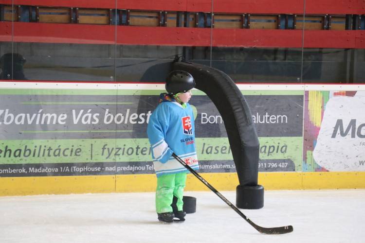 Hokejisti odstraňujú korčuliarsku negramotnosť