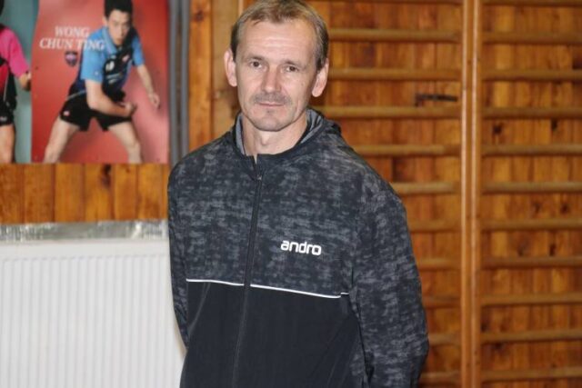 Celuloidová loptička v aute