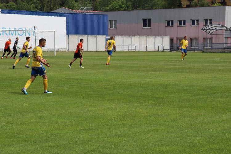 Po jedenástich týždňoch hráči videli súpera a rozhodcov