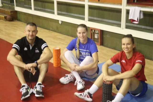 Zápästie napokon R. Stašovú nevyradilo a cestuje na Európu