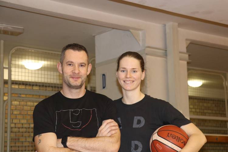 Ženská reprezentácia s J. Sujom a M. Praženicovou o miestenku na európsky šampionát