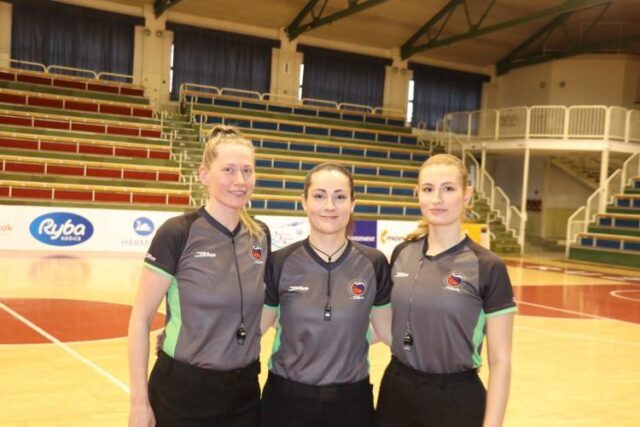 Ružomberčanka M. Donovalová od roku 2016 píska extraligu