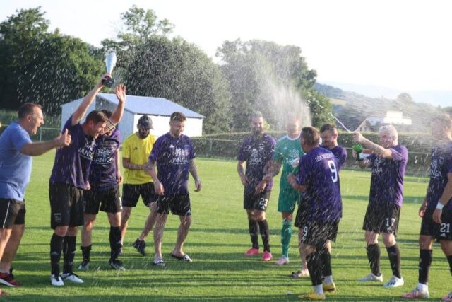 Bešeňovci oslavovali postup do štvrtej ligy