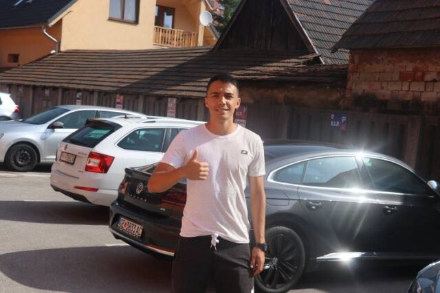 Ruža už aj s Kostadinovom