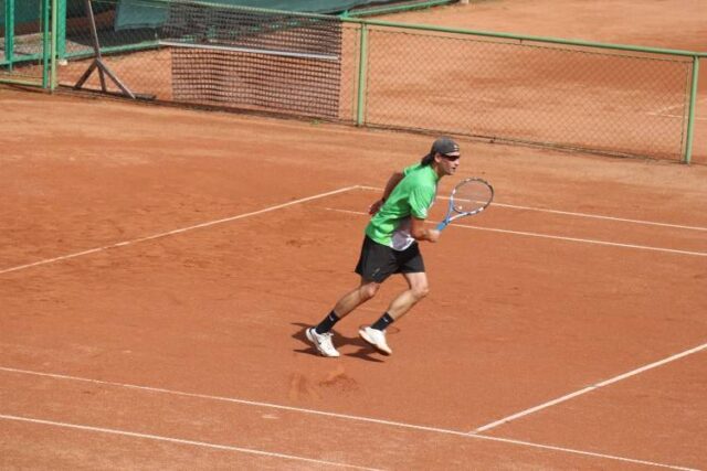 Pri guláši lietali tenisové loptičky