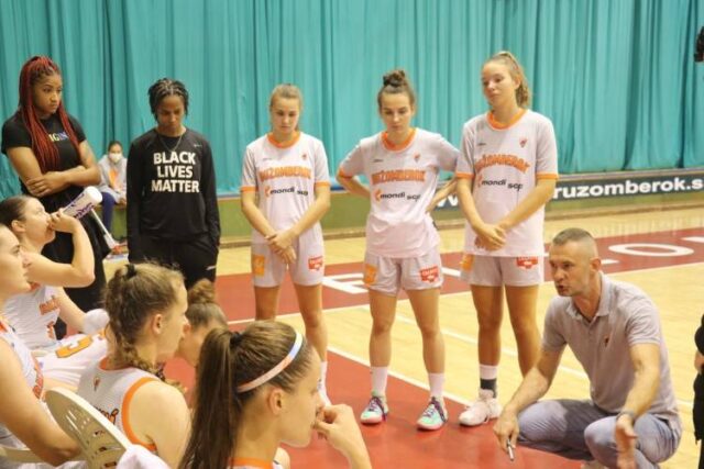 Začal sa Federálny pohár pod ženskými košmi