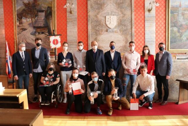 Športová rodina na ružomberskom úrade aj s hosťom J. Grigarom