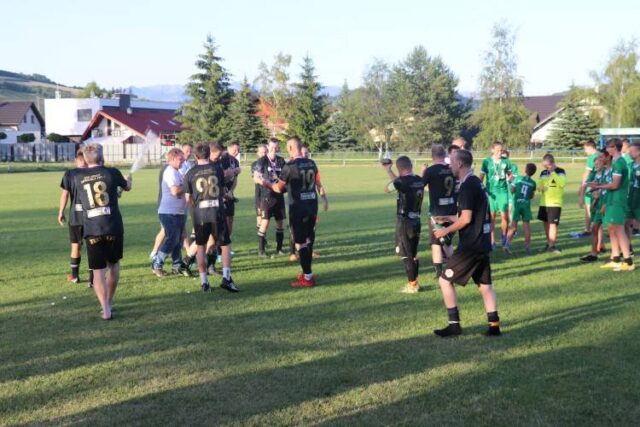 Dve slávnostné chvíle na ihrisku OŠK Renop Liptovská Teplá